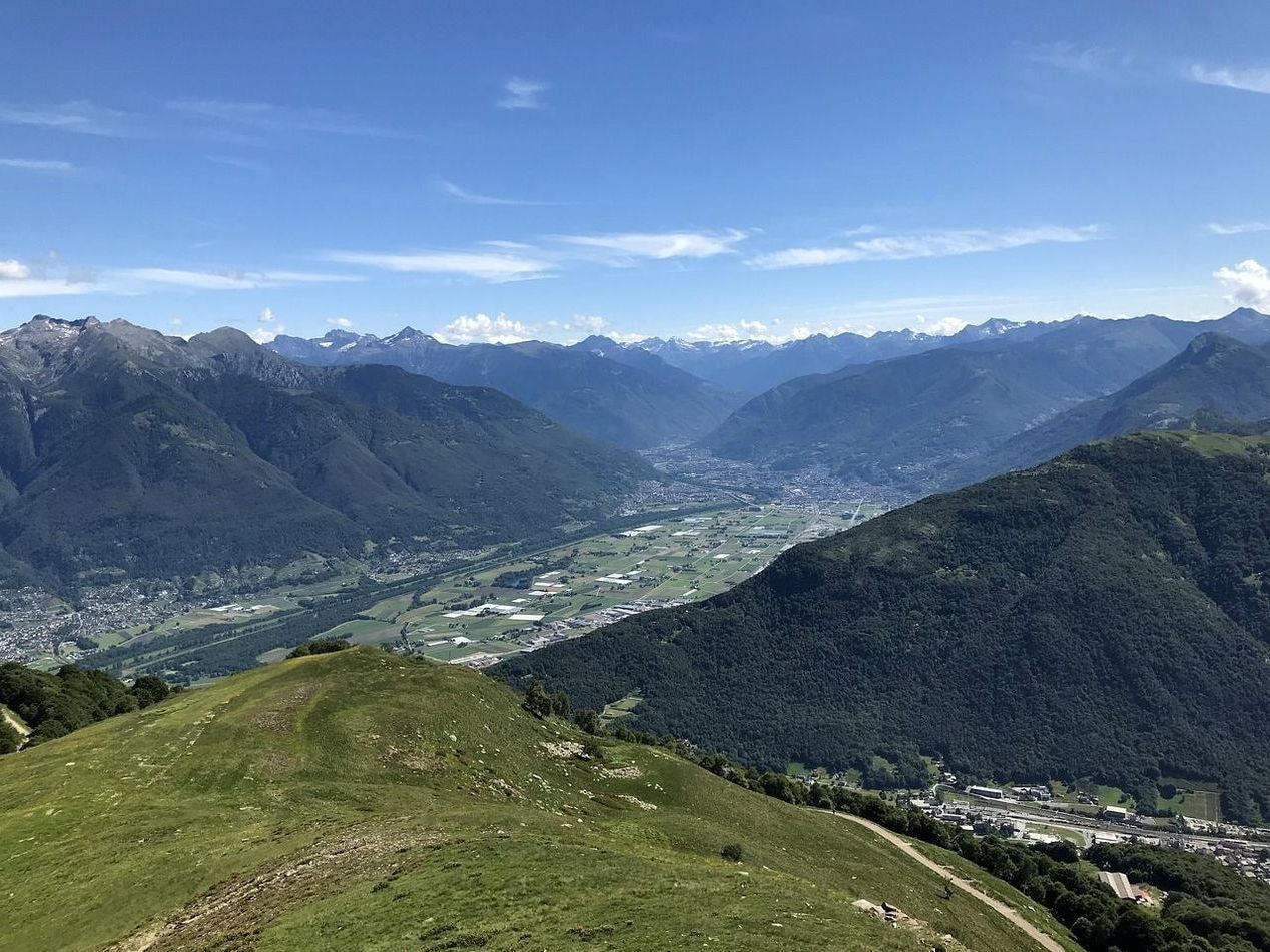 Bastão de trekking de alumínio com alça ajustável
